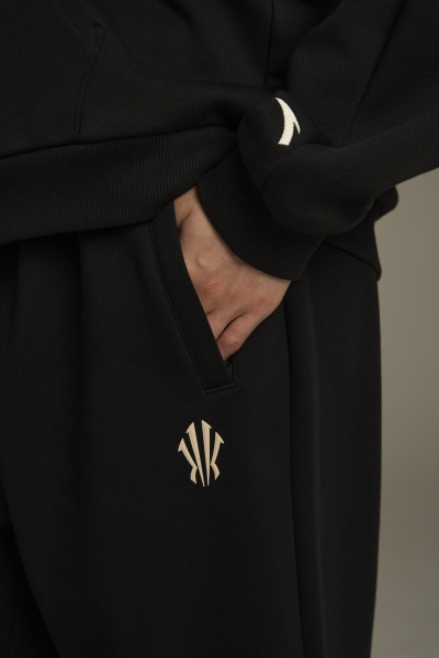 915926001763387512-1435278_18